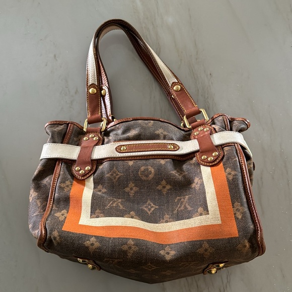 Louis Vuitton Handbag - Picture 2 of 11